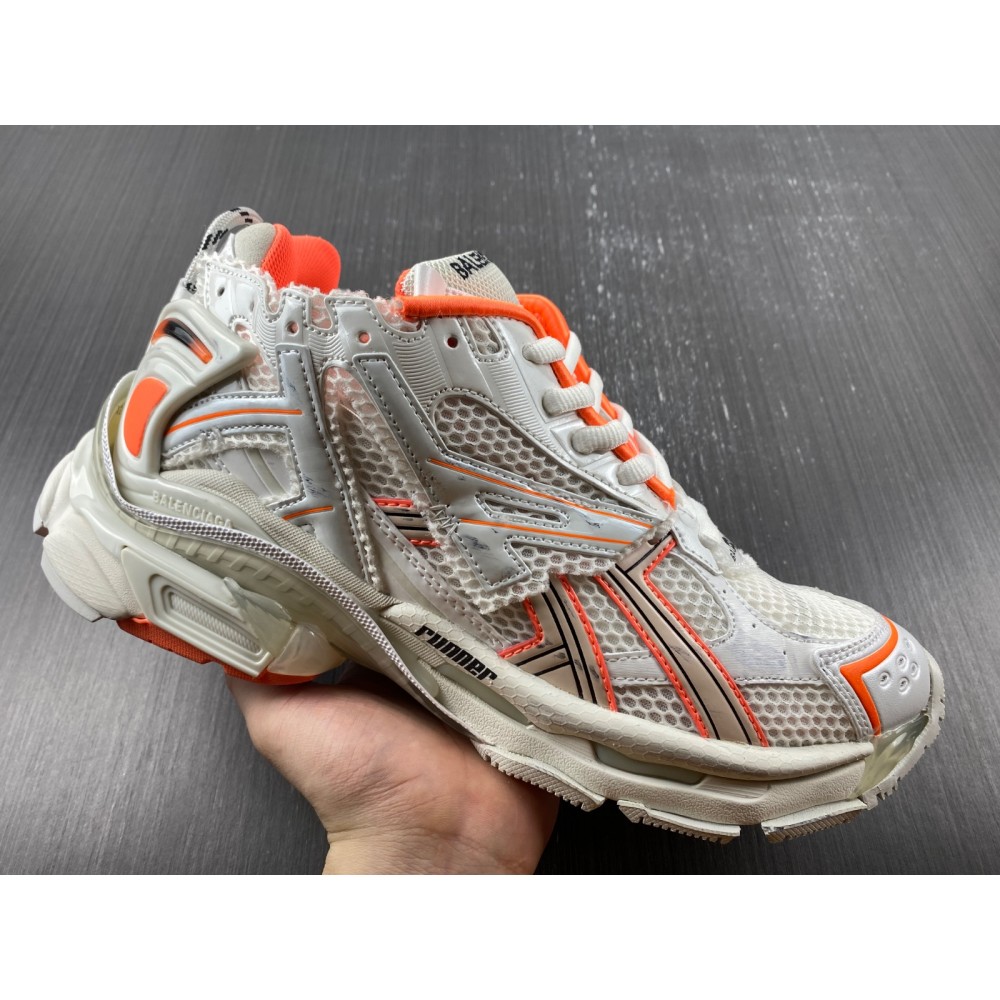 Ba*len*cia*ga runner