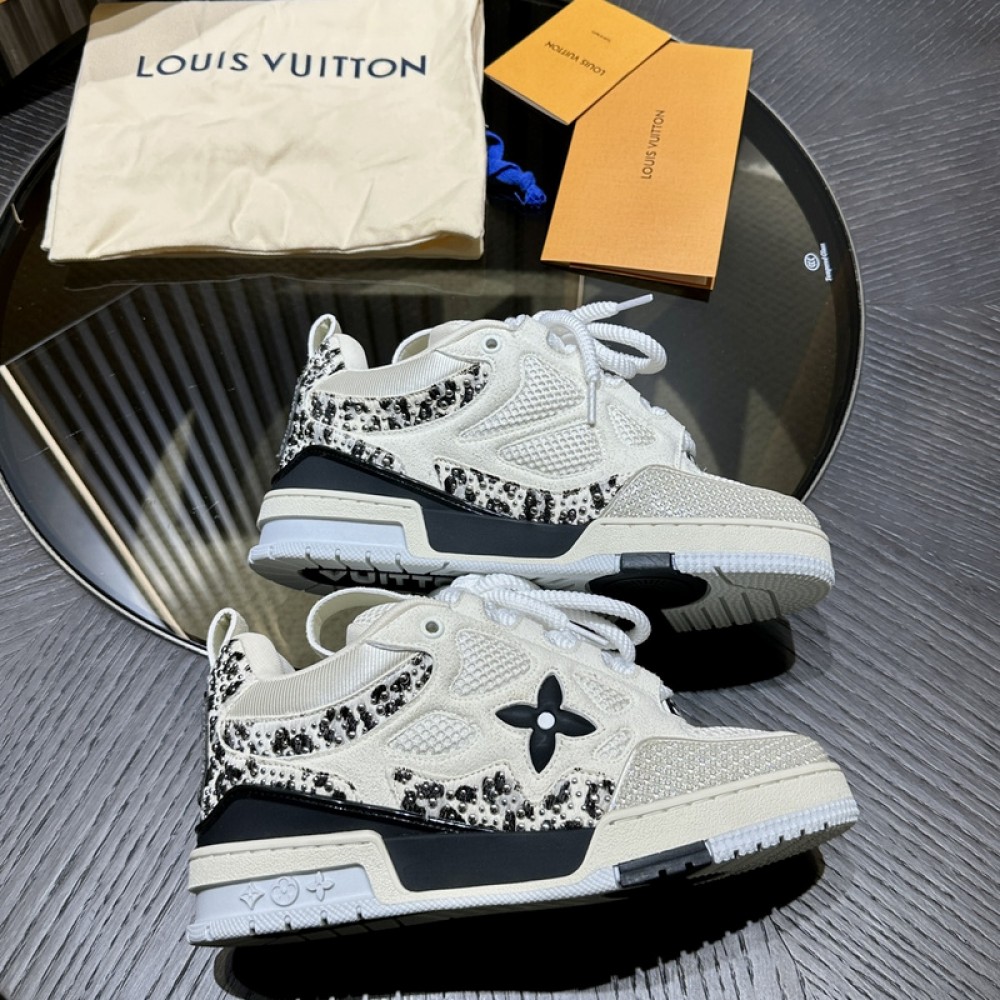 L0uis V*1t*on Sneaker - LL044