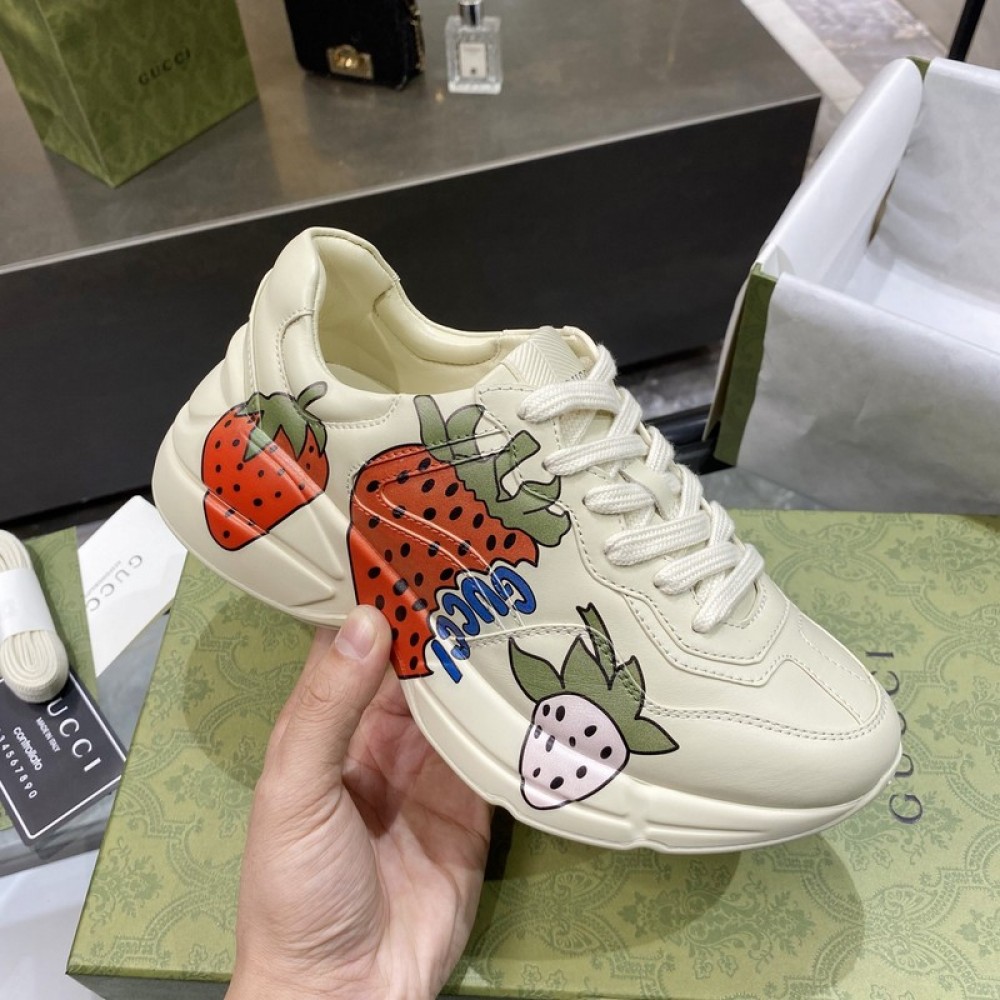 G*u*i1 sneakers gu010