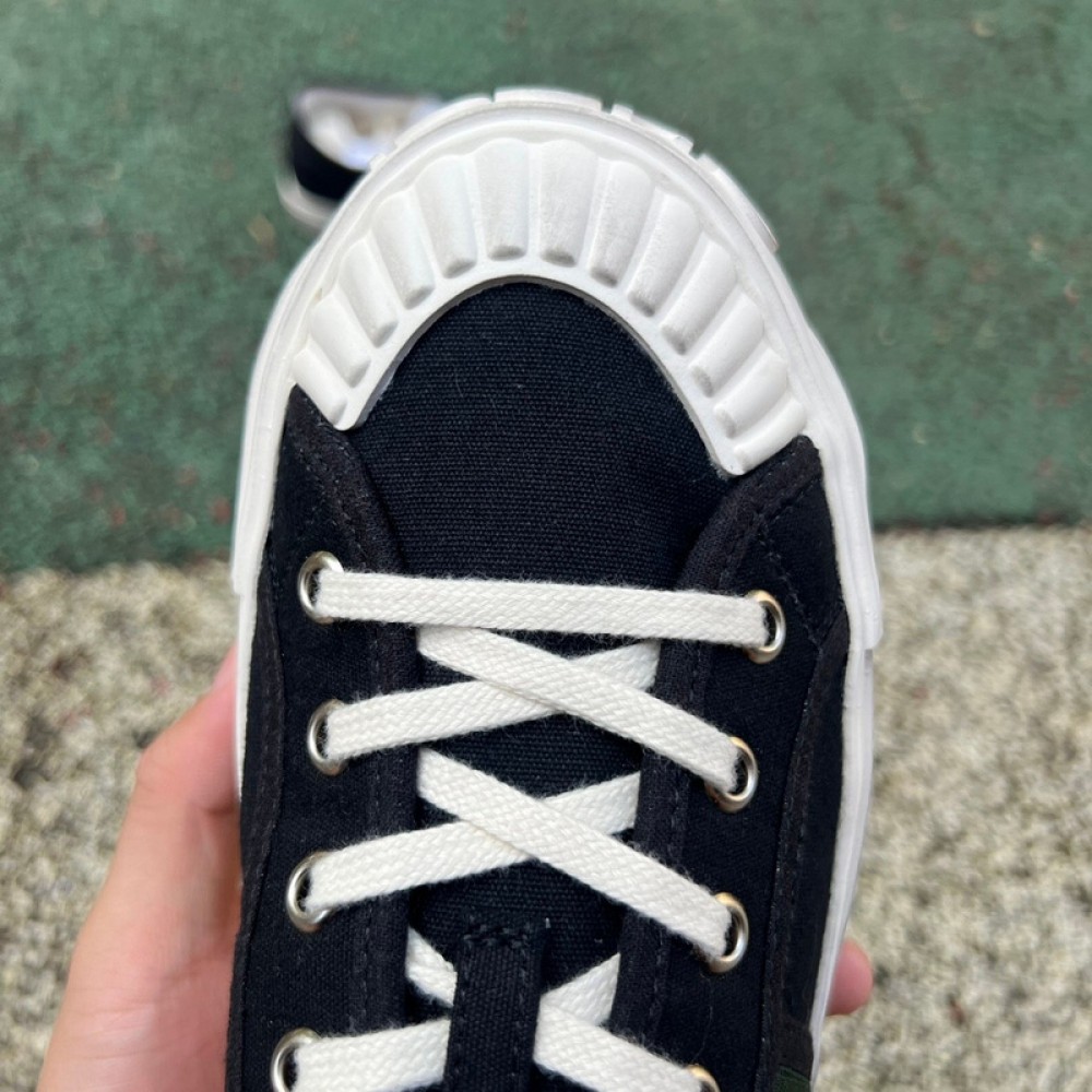 G*u*i1 sneakers