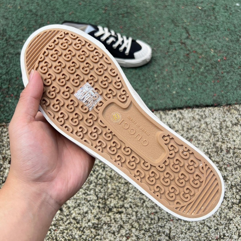G*u*i1 sneakers