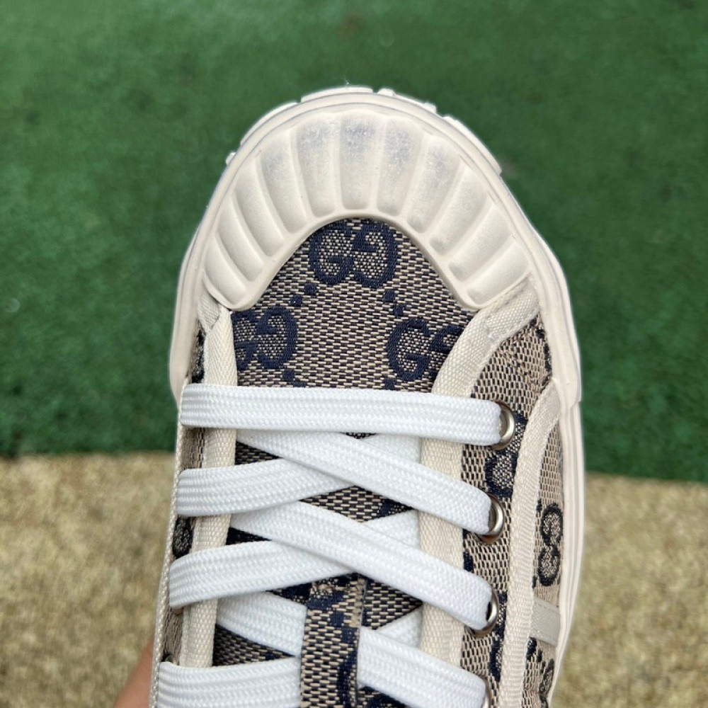 G*u*i1 sneakers