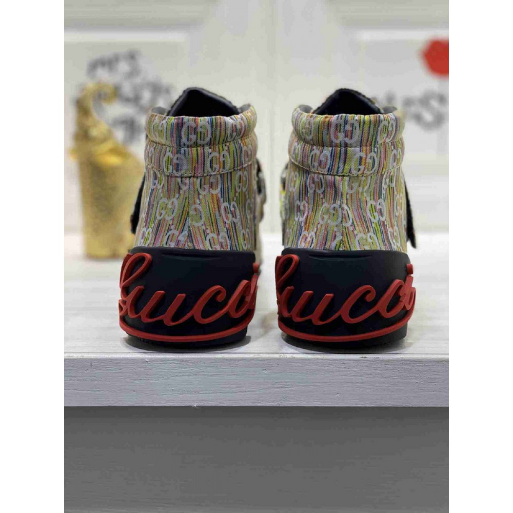 G*u*i1 sneakers