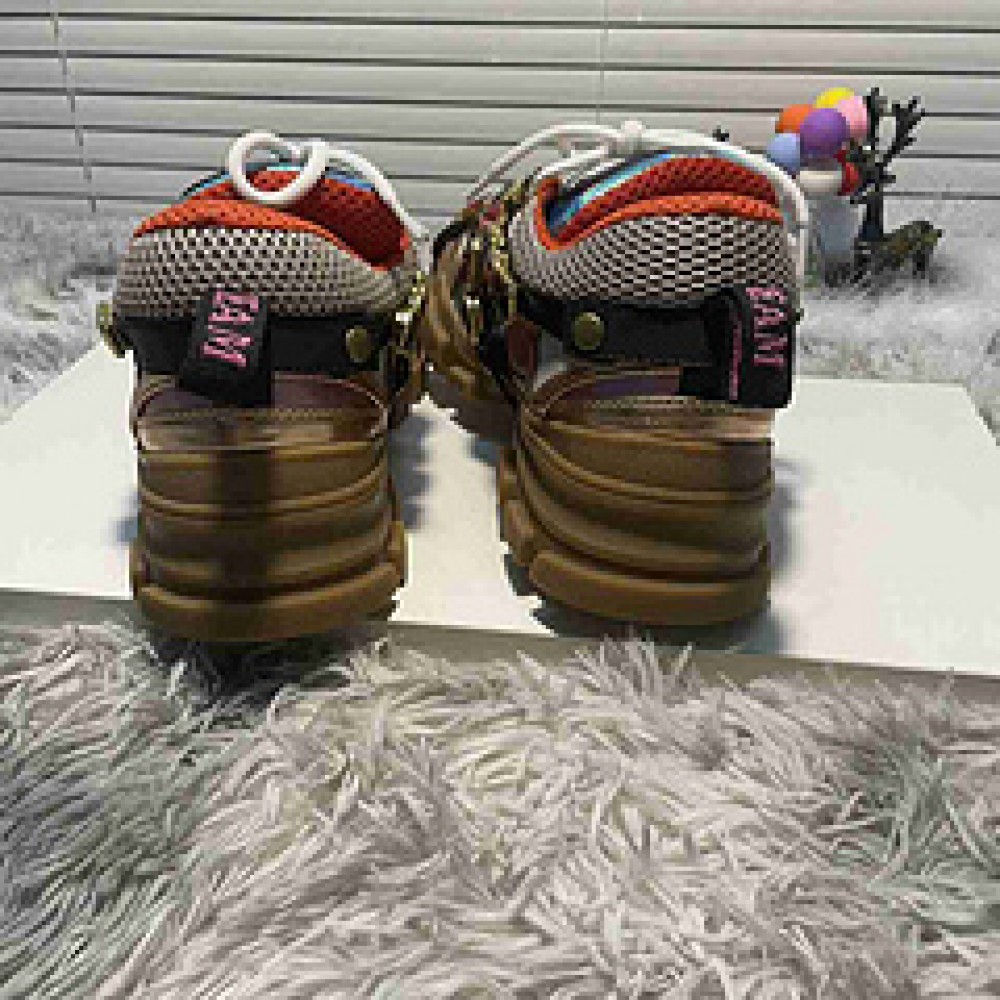 G*u*i1 sneakers