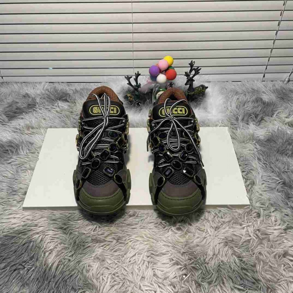 G*u*i1 sneakers