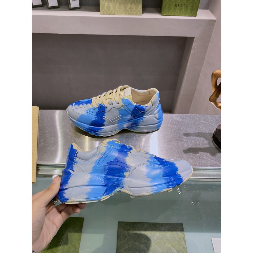 G*u*i1 sneakers