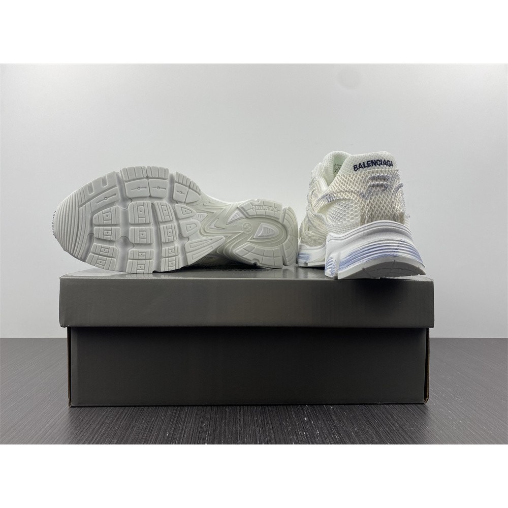 Ba*len*cia*ga phantom sneakers
