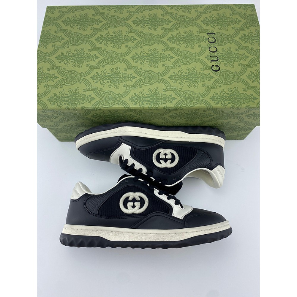 G*u*i1 sneakers